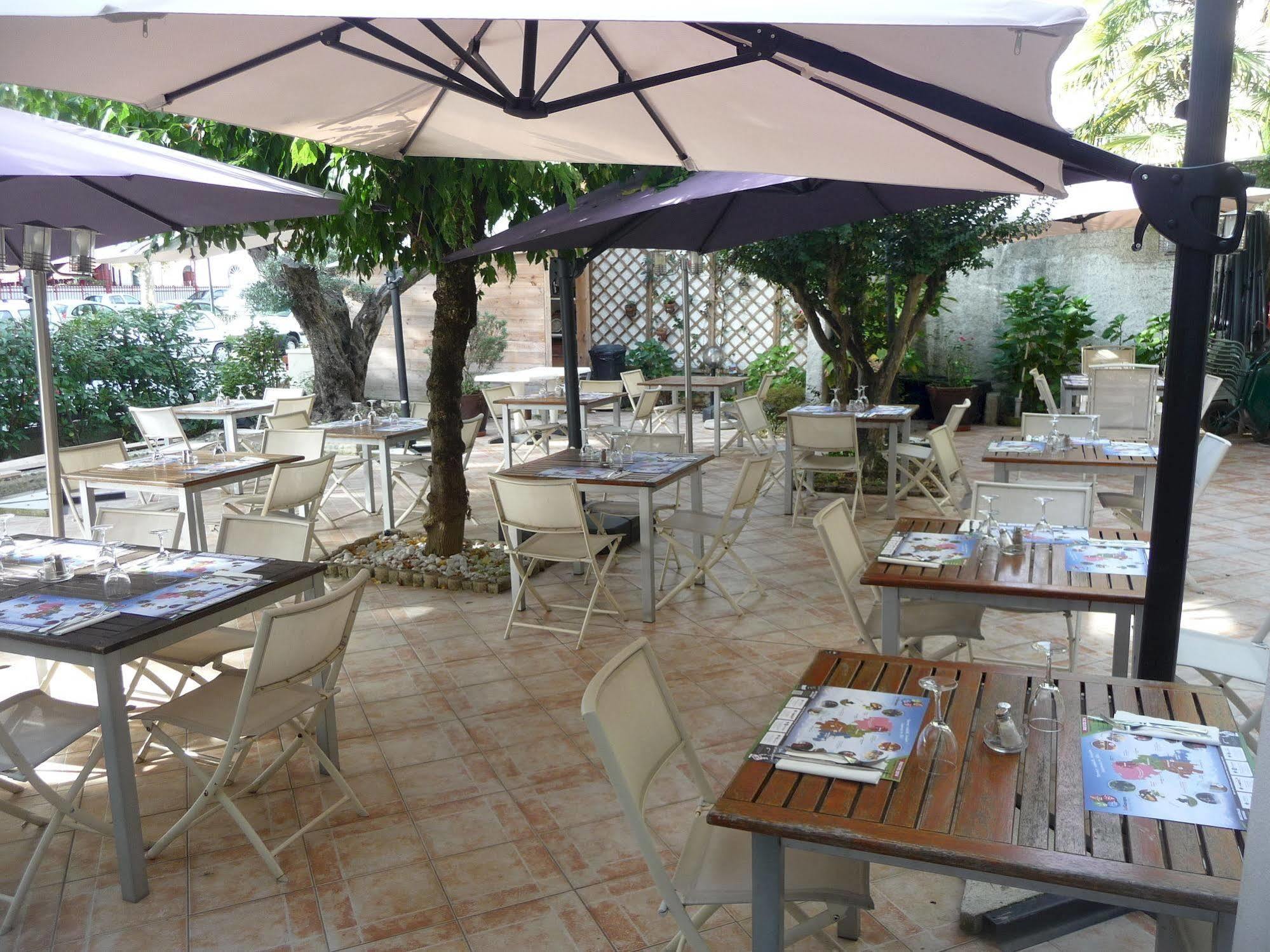 Hotel Le Tivoli Vic-en-Bigorre Luaran gambar