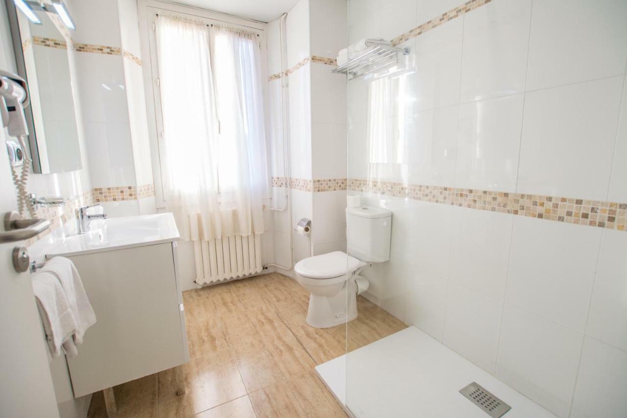 Hotel Le Tivoli Vic-en-Bigorre Luaran gambar